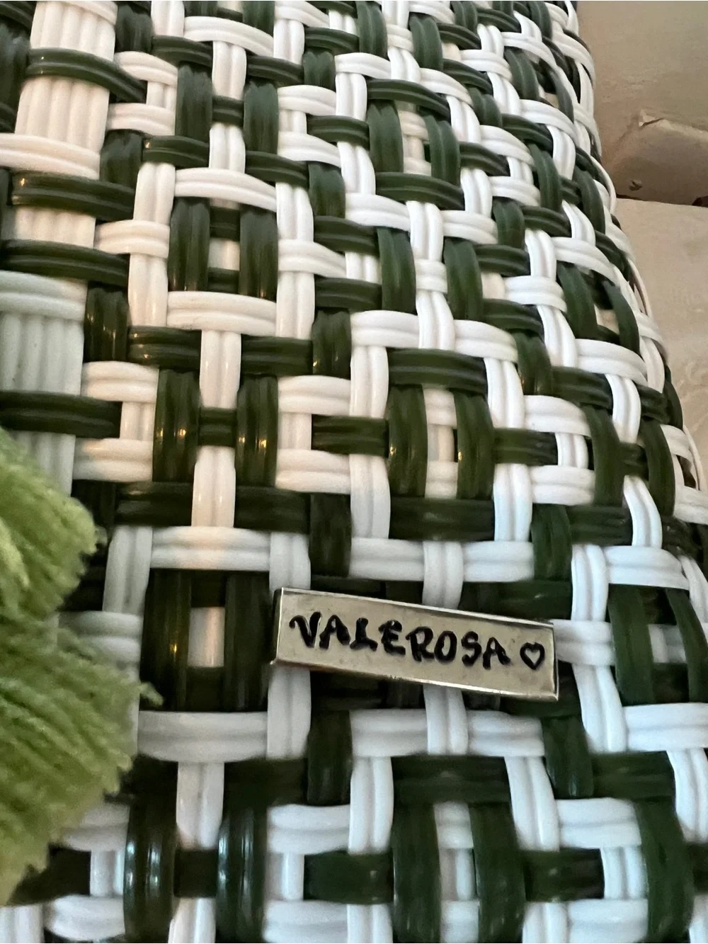 Woven Green and White Tote Bag with Tassel By Valerosa - Picture 5 of 8